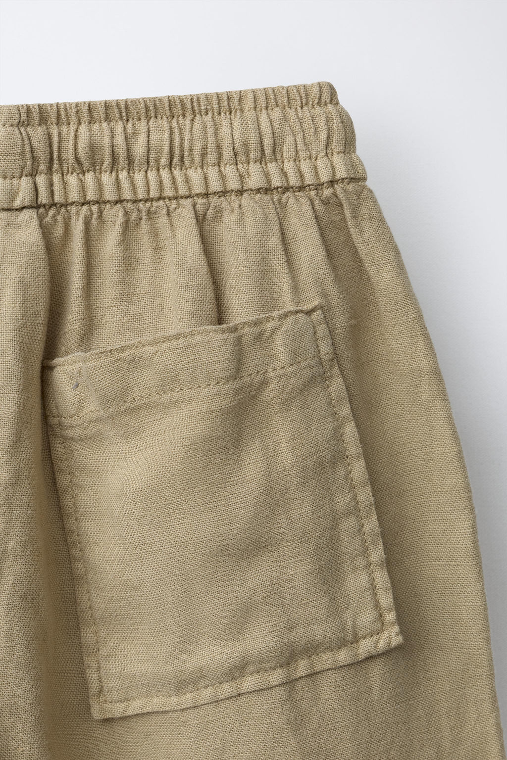 BERMUDA FLUIDA CON LINO / Khaki