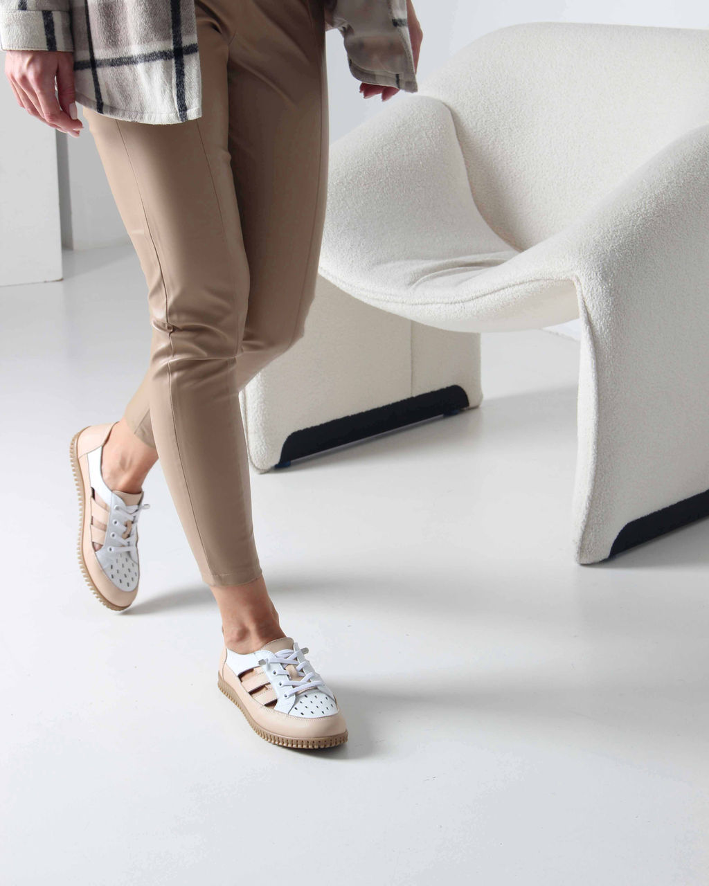 Слипоны 165.8000be. белый-бежевый