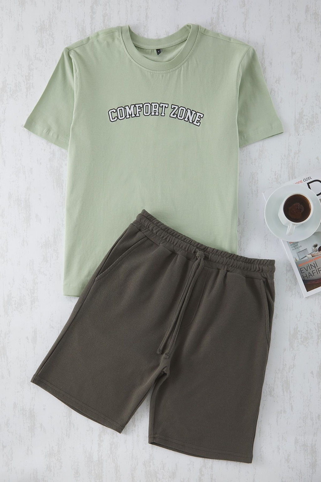 TRENDYOL MAN Bej Regular Fit Slogan Bask?l? Alt Dokulu Sortlu Orme Pijama Tak?m? TMNSS25PT00023 - Trendyolmilla фото 4