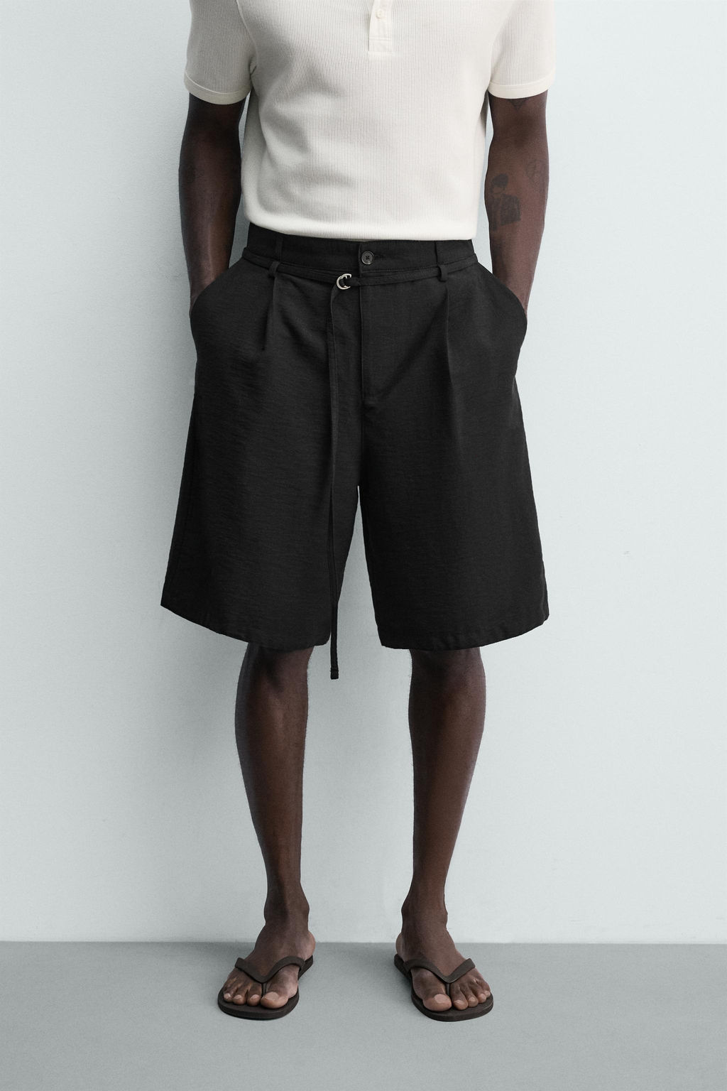 BERMUDA RELAXED FIT PLIEGUES CINTUR?N / Verde gris - Zara фото 2