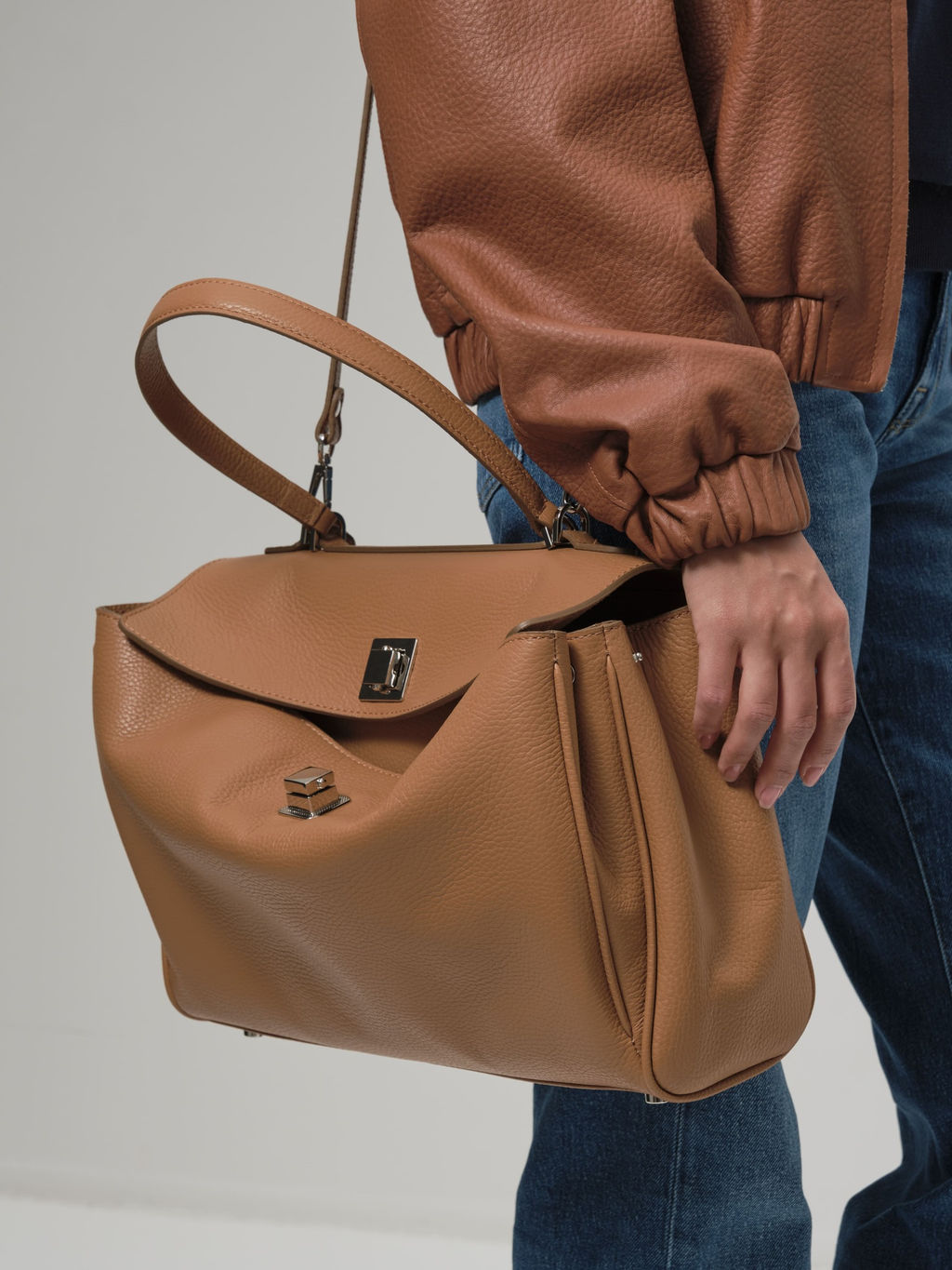 Сумка Barbara DBR 31105 коричневый лист фото 3