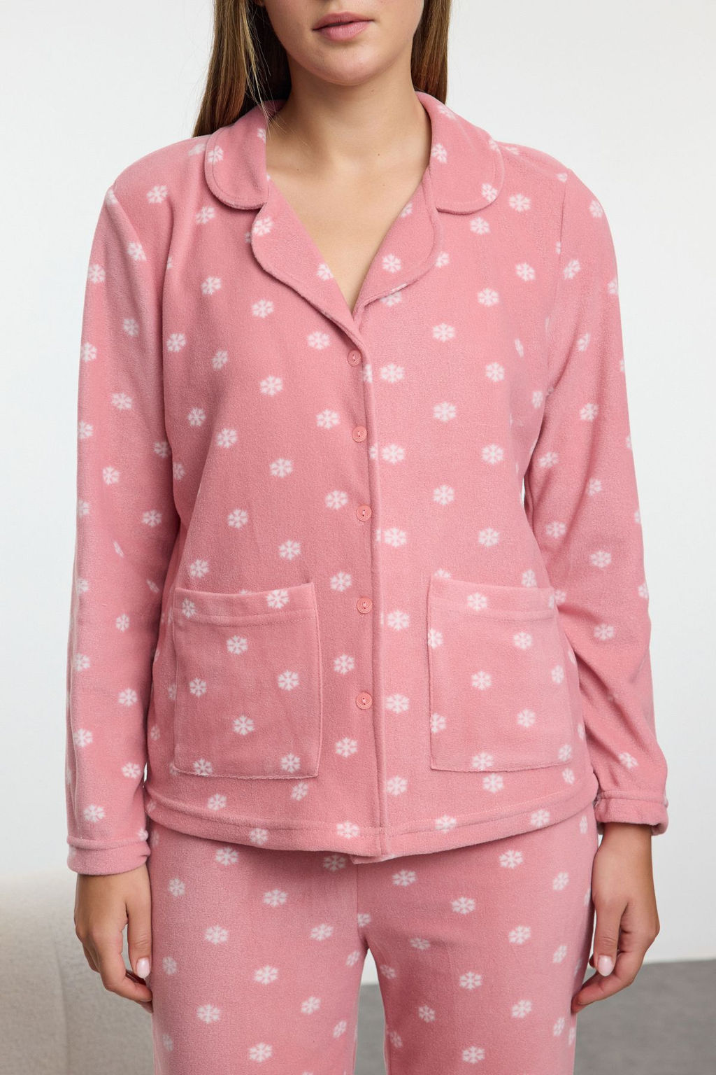 Trendyolmilla Gri K?s Temal? Cepli Polar K?sl?k Orme Pijama Tak?m? THMAW25PT00071