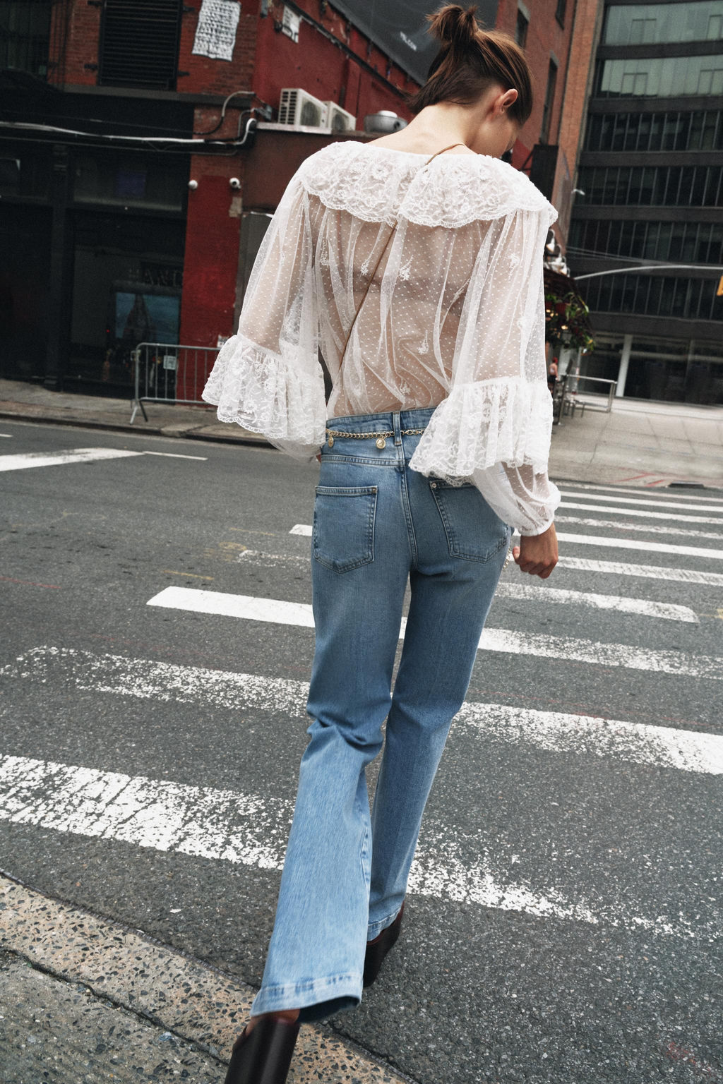 Z1975 HIGH-WAIST BOOTCUT JEANS WITH CHAIN BELT - Zara фото 4