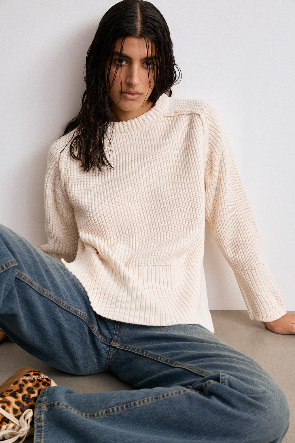 Джемпер вязанный с открытыми срезами