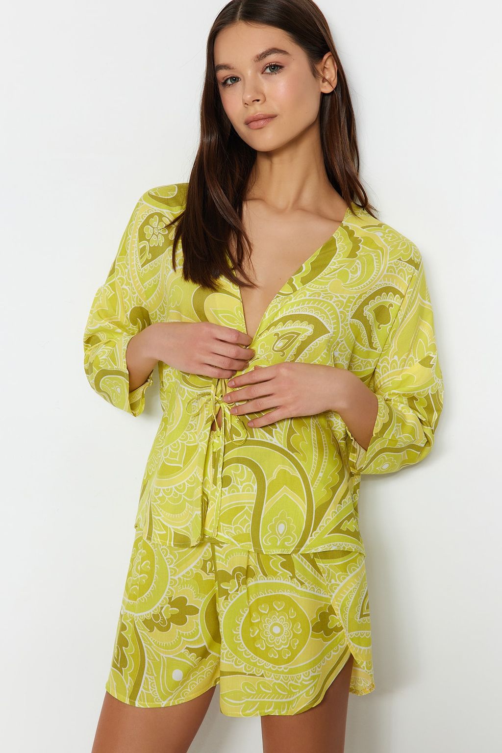 Trendyolmilla Cok Renkli Etnik Desenli Baglama/Fiyonk Detayl? Viskon Sortlu Dokuma Pijama Tak?m? THMSS23PT00165  фото 8