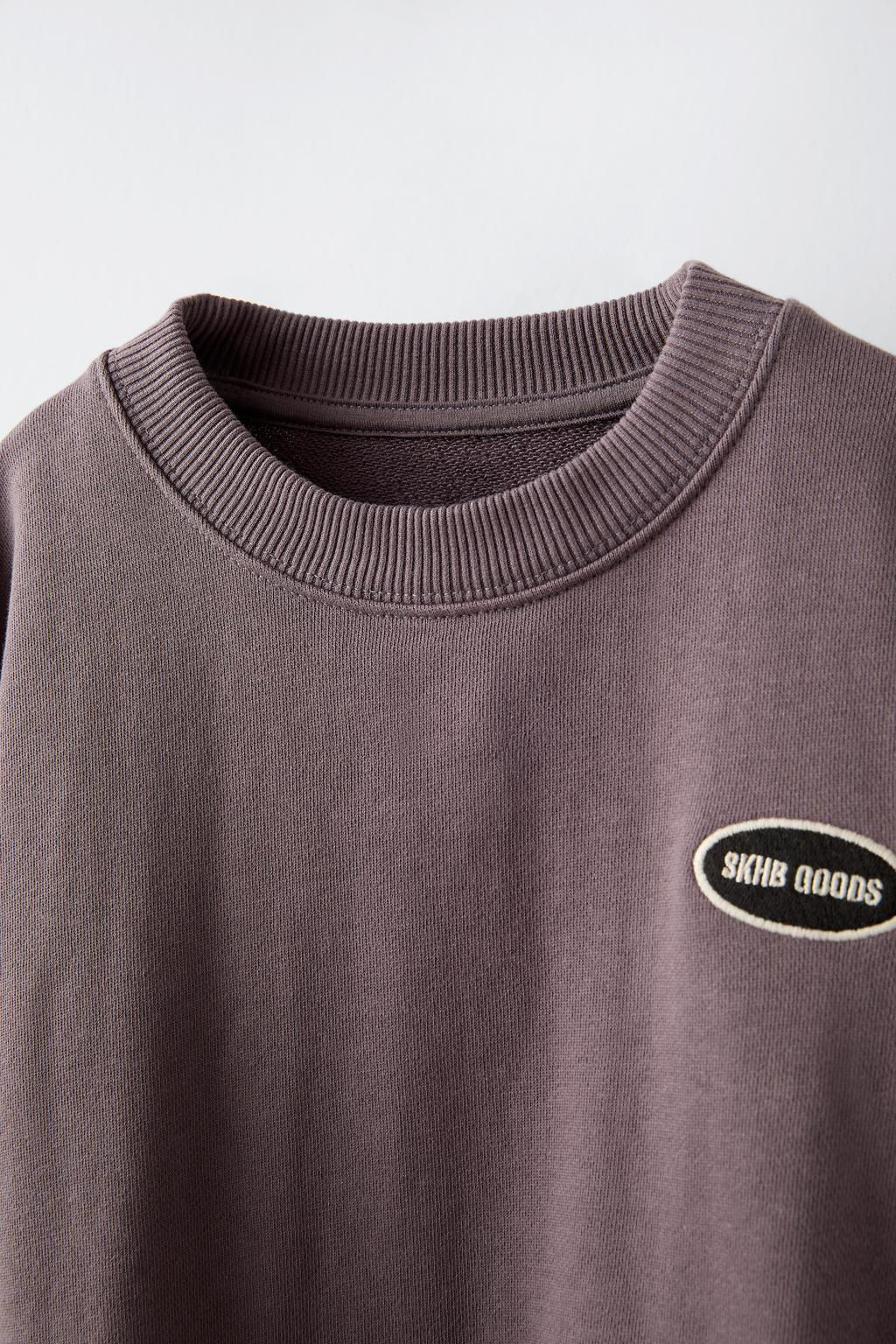 SWEATSHIRT WITH EMBROIDERED PATCH - Zara фото 4