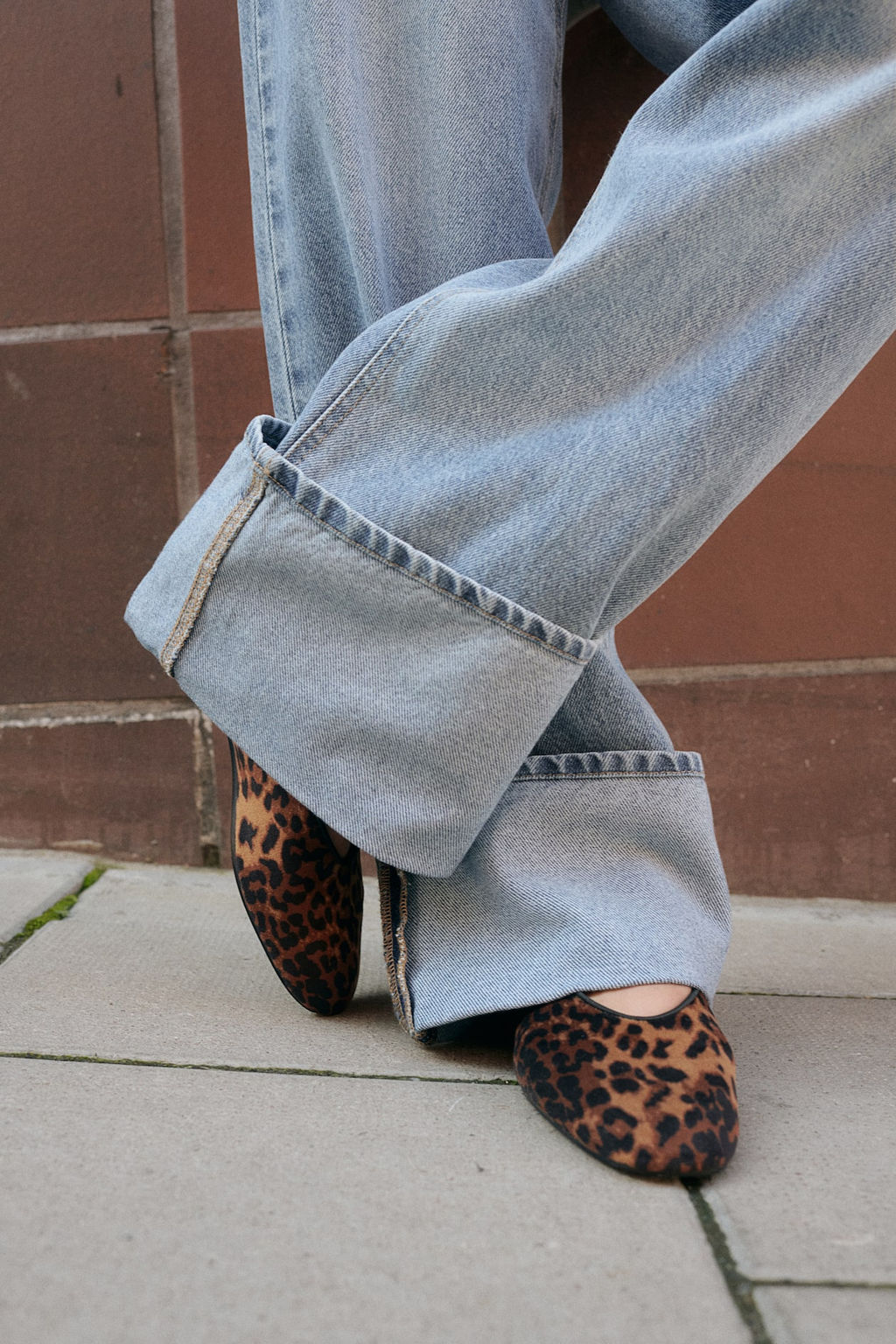 Vaquero recto con vuelta - H&m фото 3