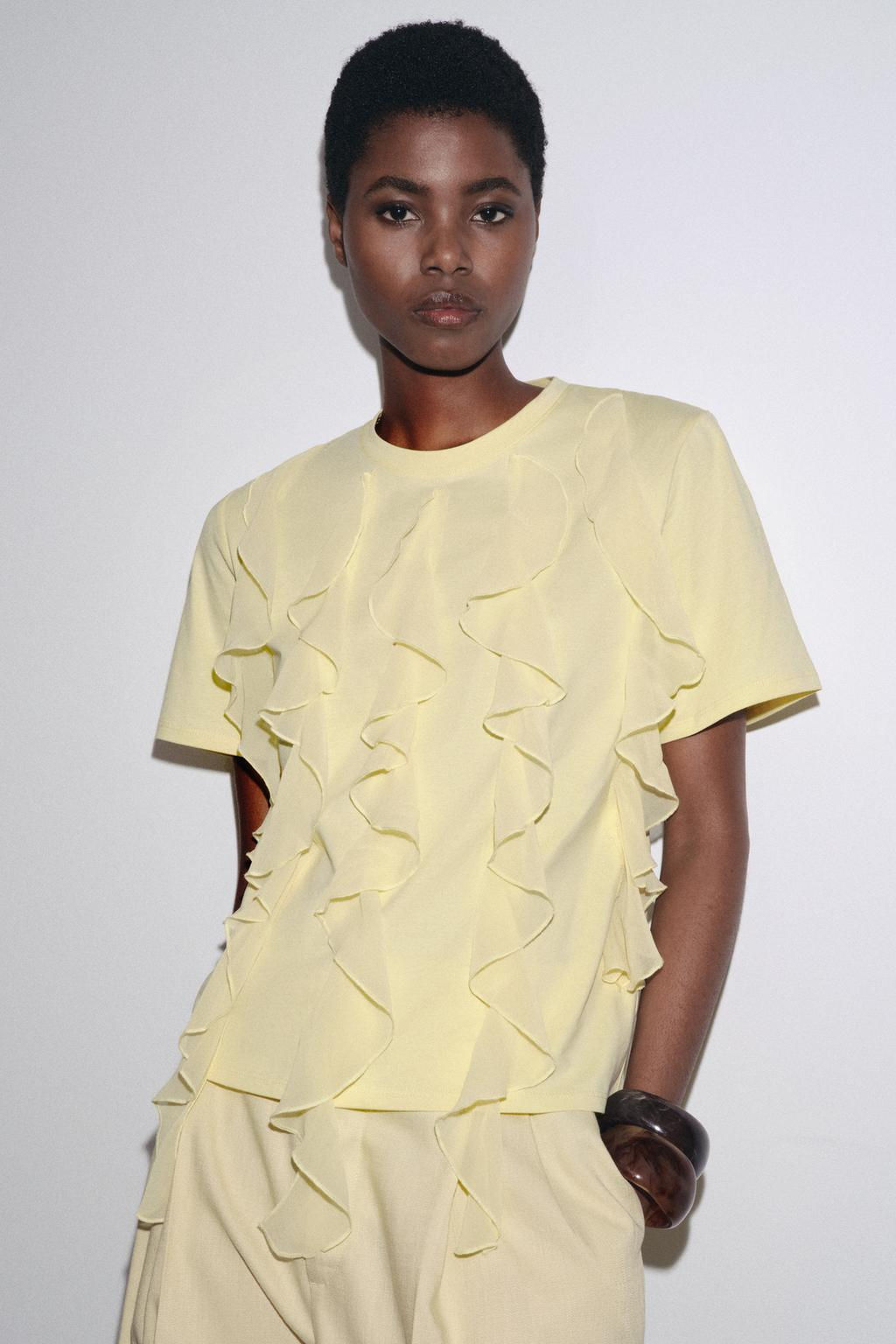 T-SHIRT WITH FRONT RUFFLES - Zara фото 2