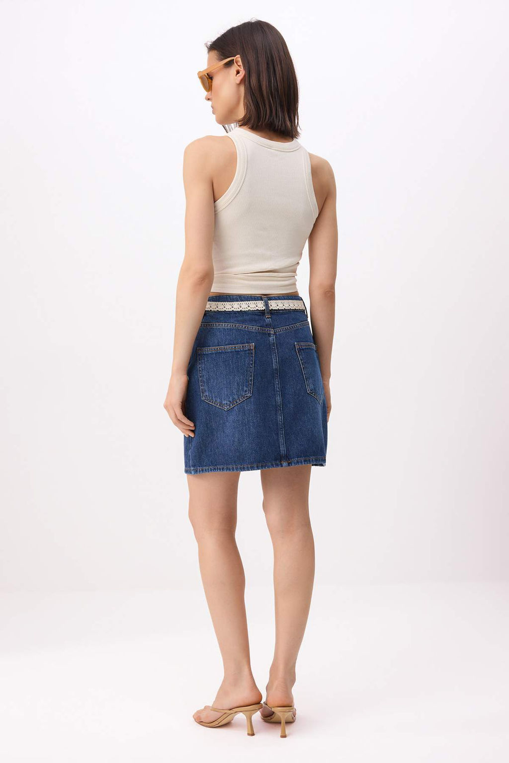 Teen Mavi Orta Bel Dantel Kemerli Mini Denim Etek TWOSS26ET00098 - Trendyolmilla фото 4