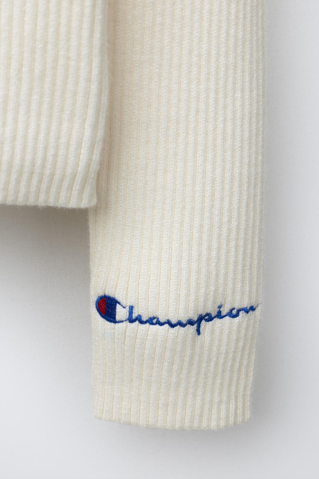 CHAMPION ® X ZARA RIBBED HIGH NECK SWEATER  фото 4