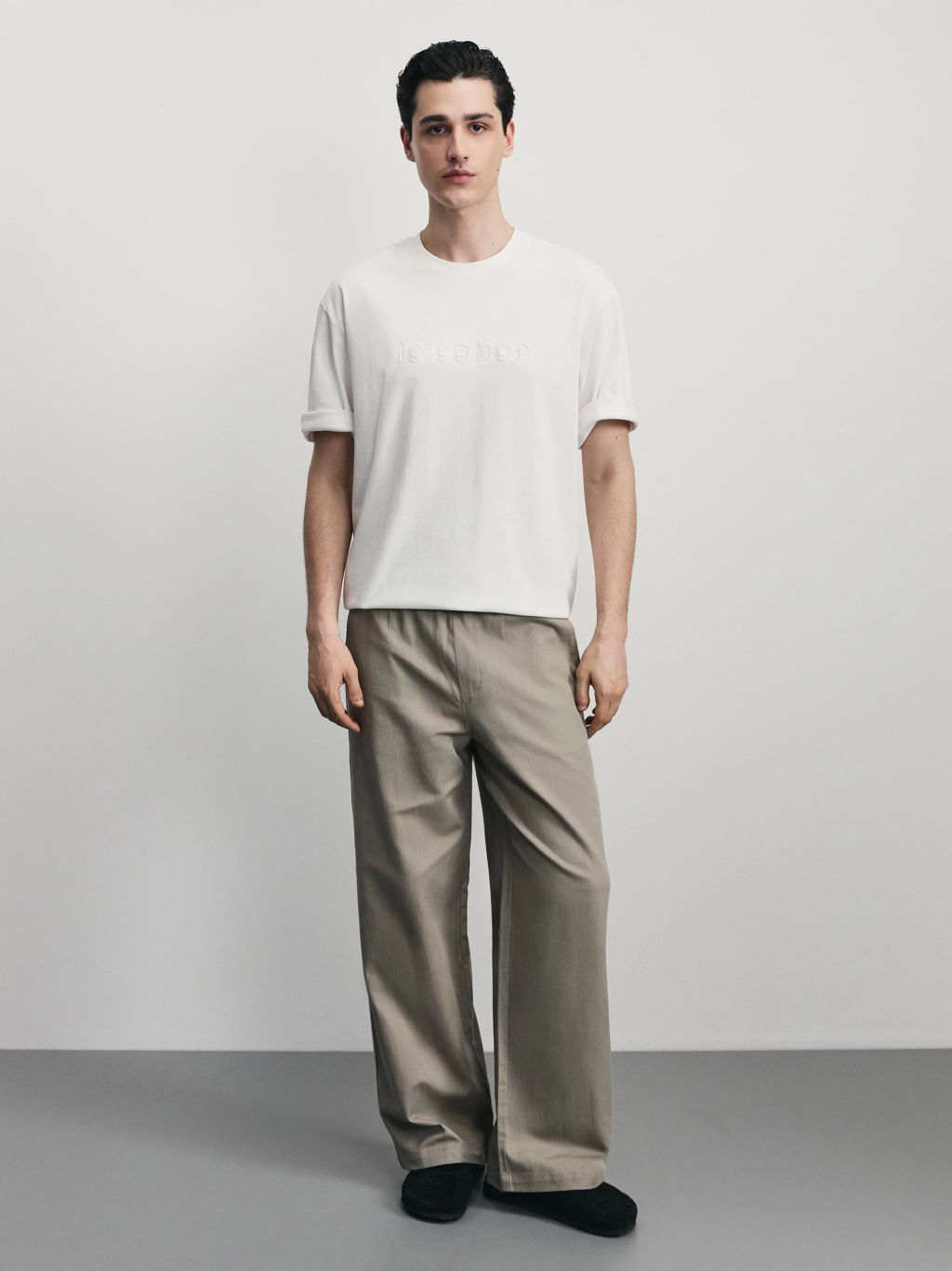 Футболка с вышивкой на груди / Zarina фото 2