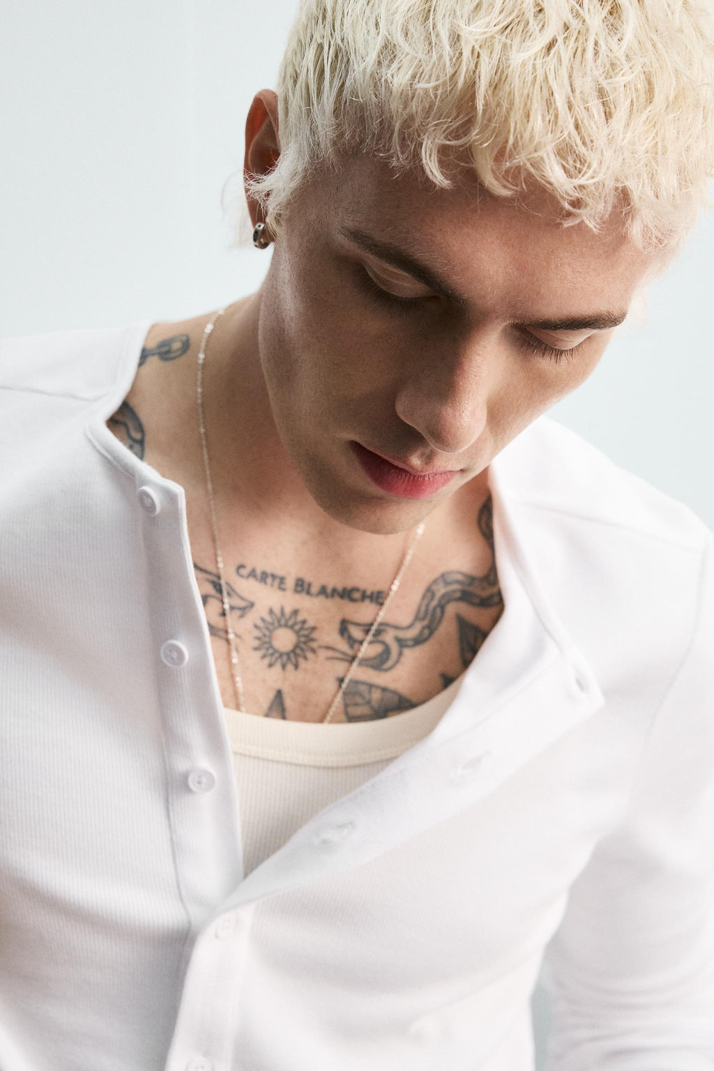 RIBBED T-SHIRT WITH BUTTONED NECKLINE - Zara фото 5