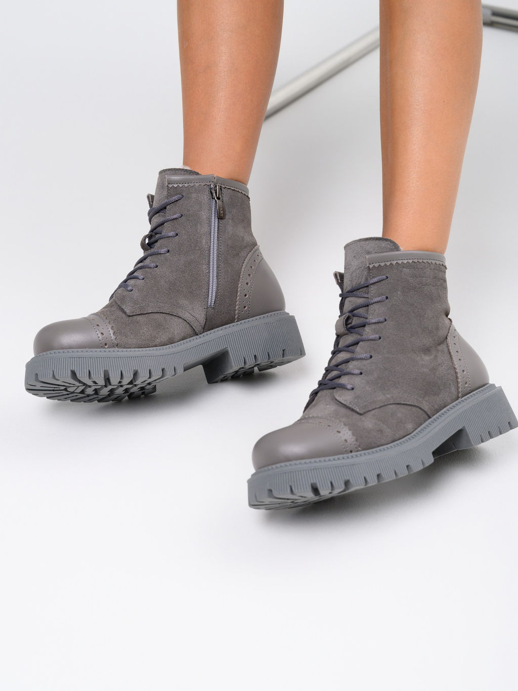 Ботинки 319.taskanagr.Серый замок замша+игуана/байка