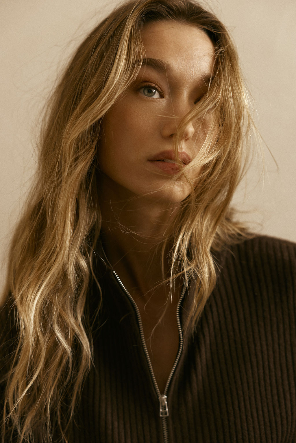 Jersey en punto acanalado con media cremallera - H&m фото 3