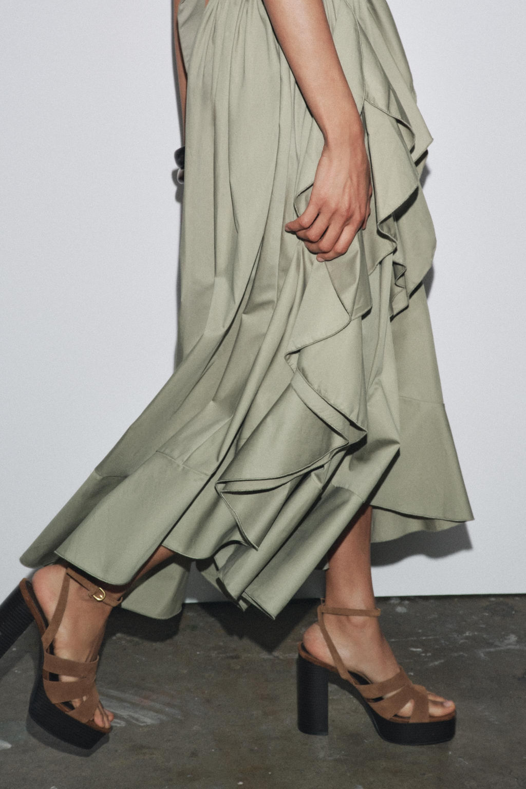 CONTRAST BELTED DRESS - Zara фото 5