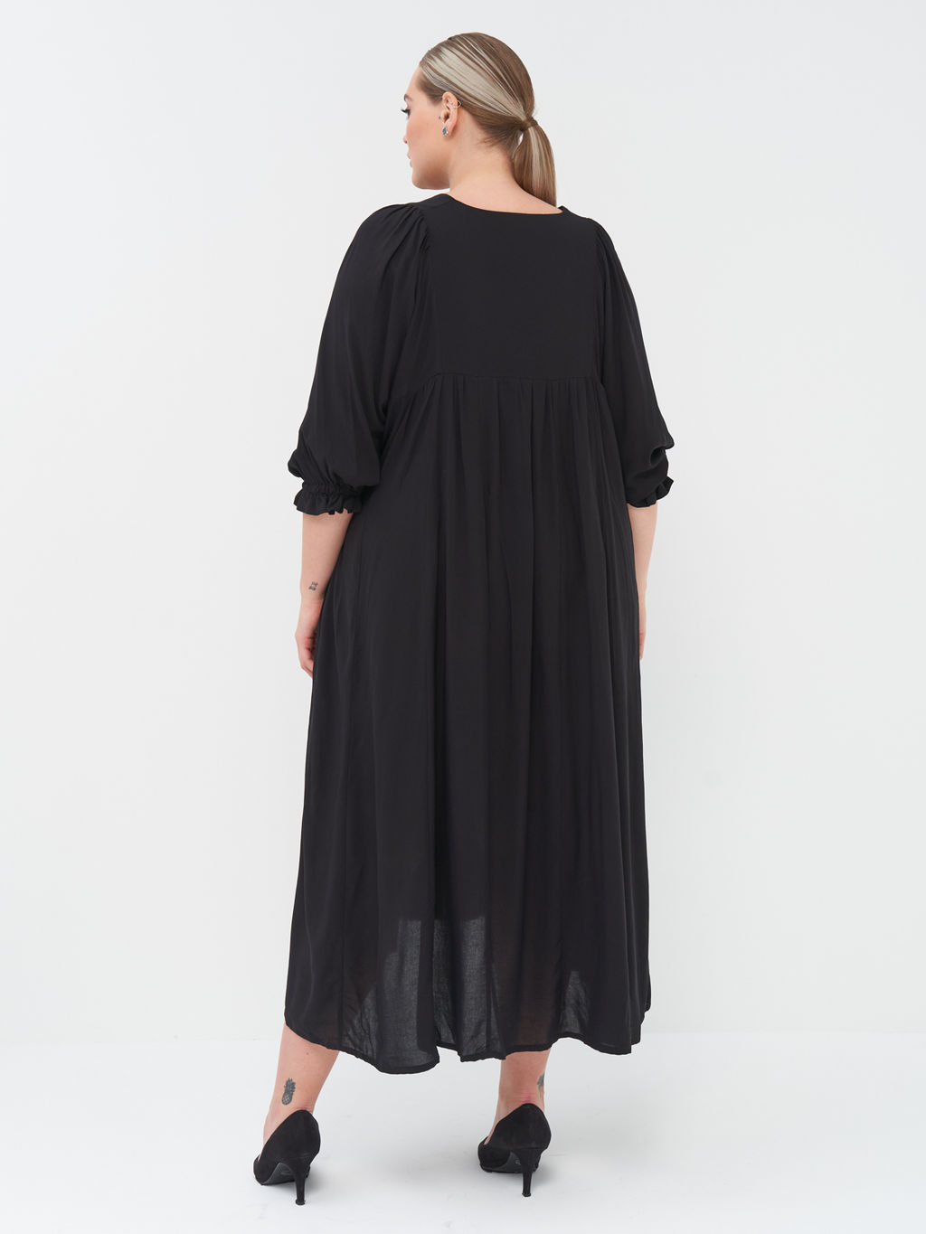 Платье со сборкой PP20904BLK00
