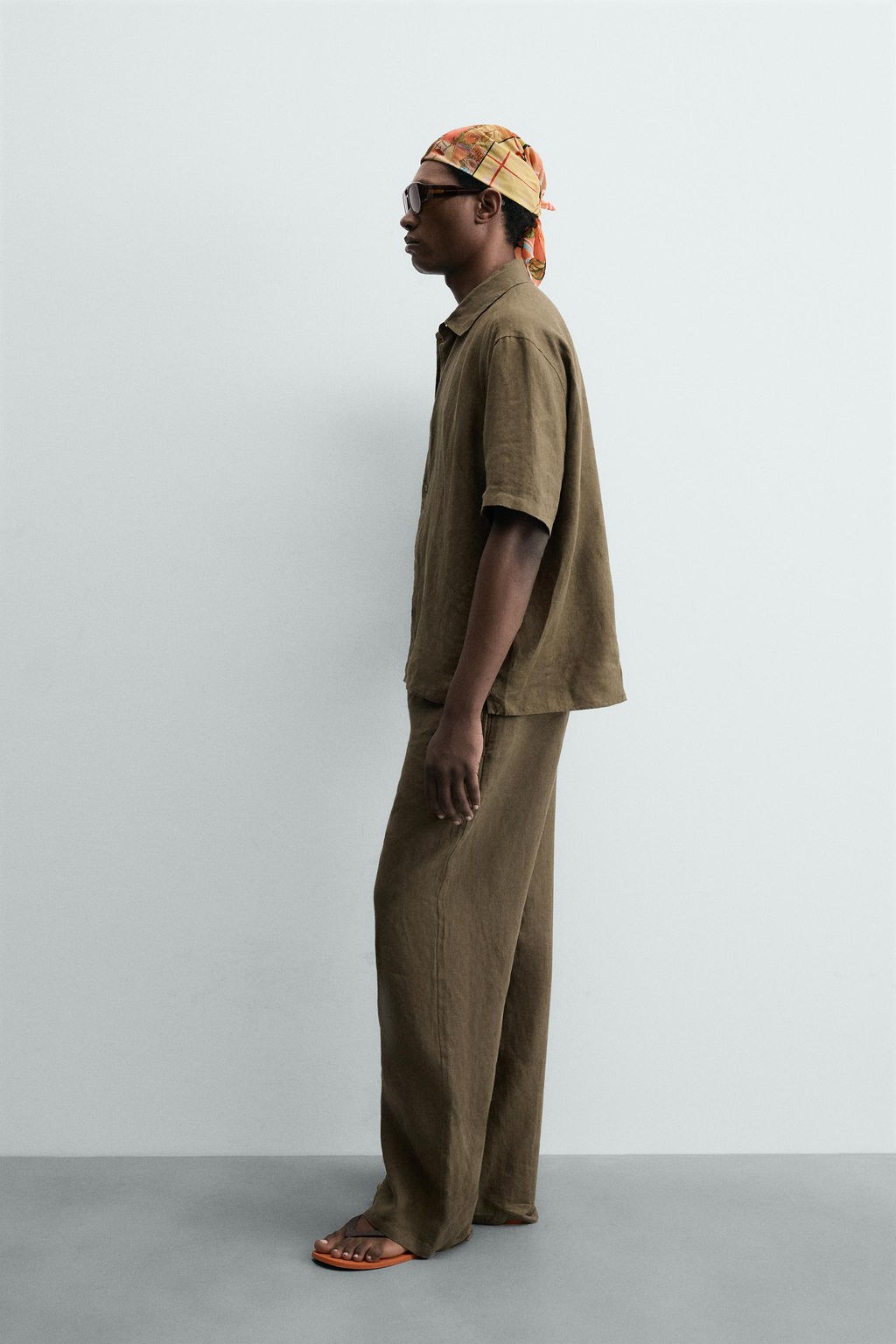 CAMISA RELAXED FIT 100%LINO / Khaki oscuro - Zara фото 4
