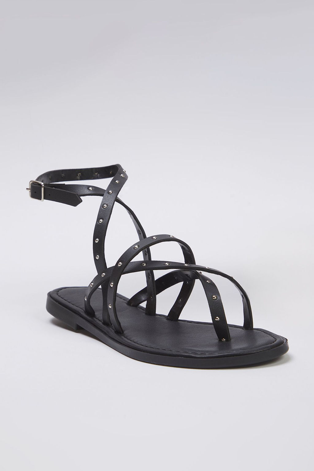 Trendyol Shoes Siyah Ince Bantl? Trok Tasl? Bilekten Baglamal? Parmak Aras? Kad?n Sandalet TAKSS25SD00020