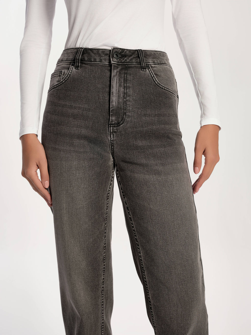 CONTE Графитовые джинсы Basic straight с эффектом потертостей CON-824 grey - Conte elegant фото 4