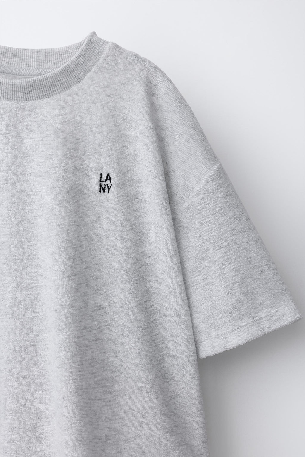 CONJUNTO CAMISETA Y BERMUDA EFECTO TOALLA / Gris vigor?