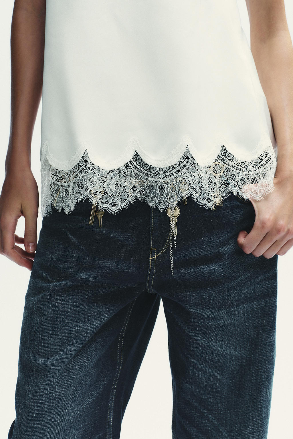 SATIN BANDEAU TOP WITH LACE - Zara фото 12