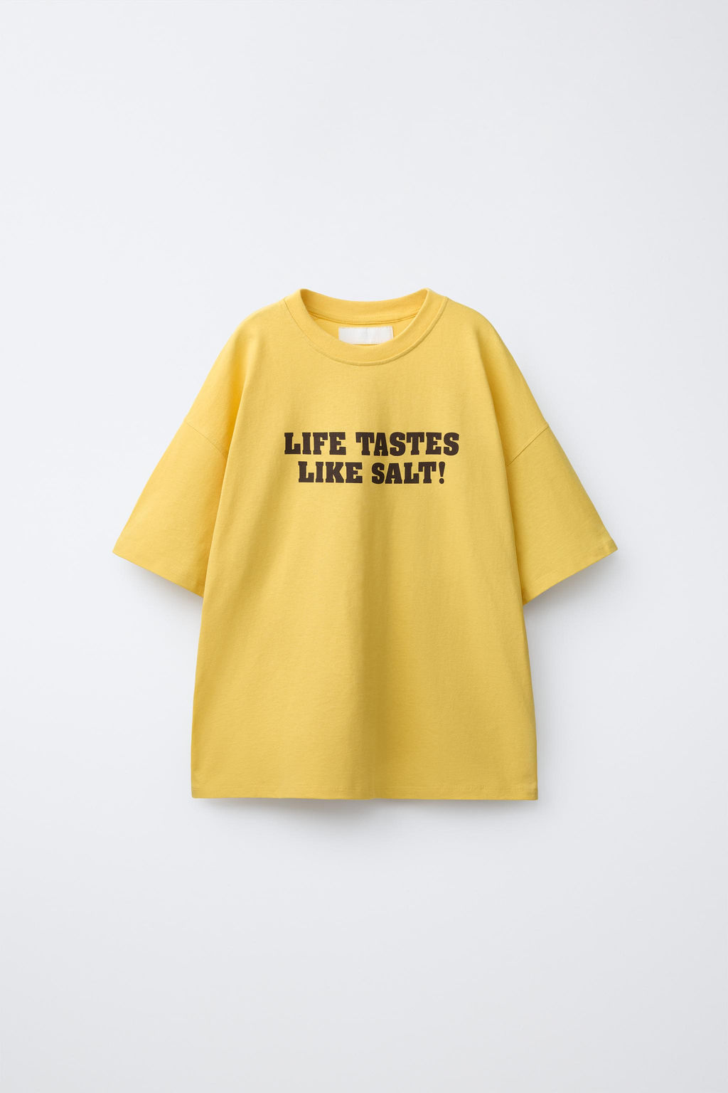 CAMISETA TEXTO PUKAS SURF / Amarillo