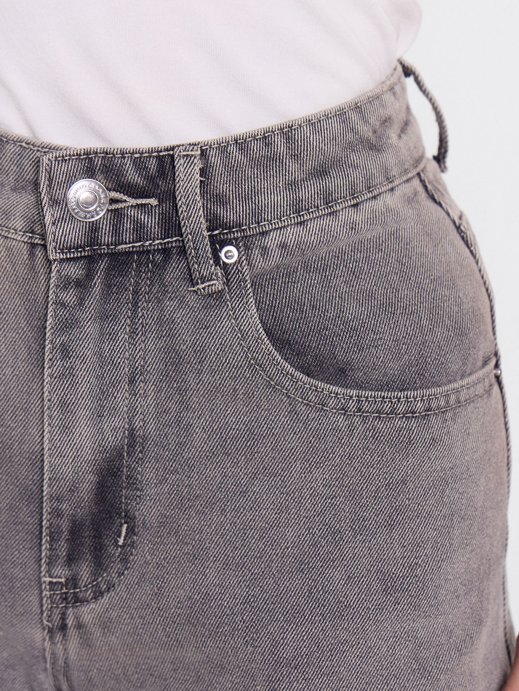Шорты женские джинсовые в сером цвете светло -серый 2024-DS302-1 - Mark formelle фото 5