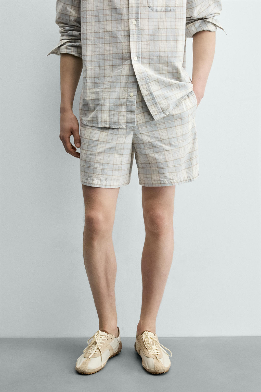 BERMUDA REGULAR FIT CUADROS / Celeste