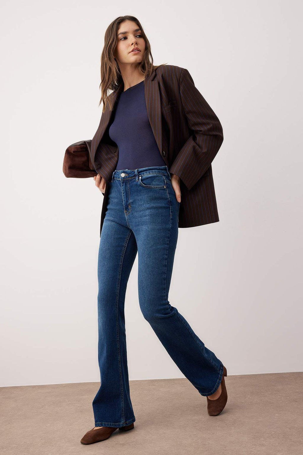 TRENDYOLMILLA Siyah More Sustainable Yuksek Bel Flare Jeans TWOSS23JE00063  фото 41