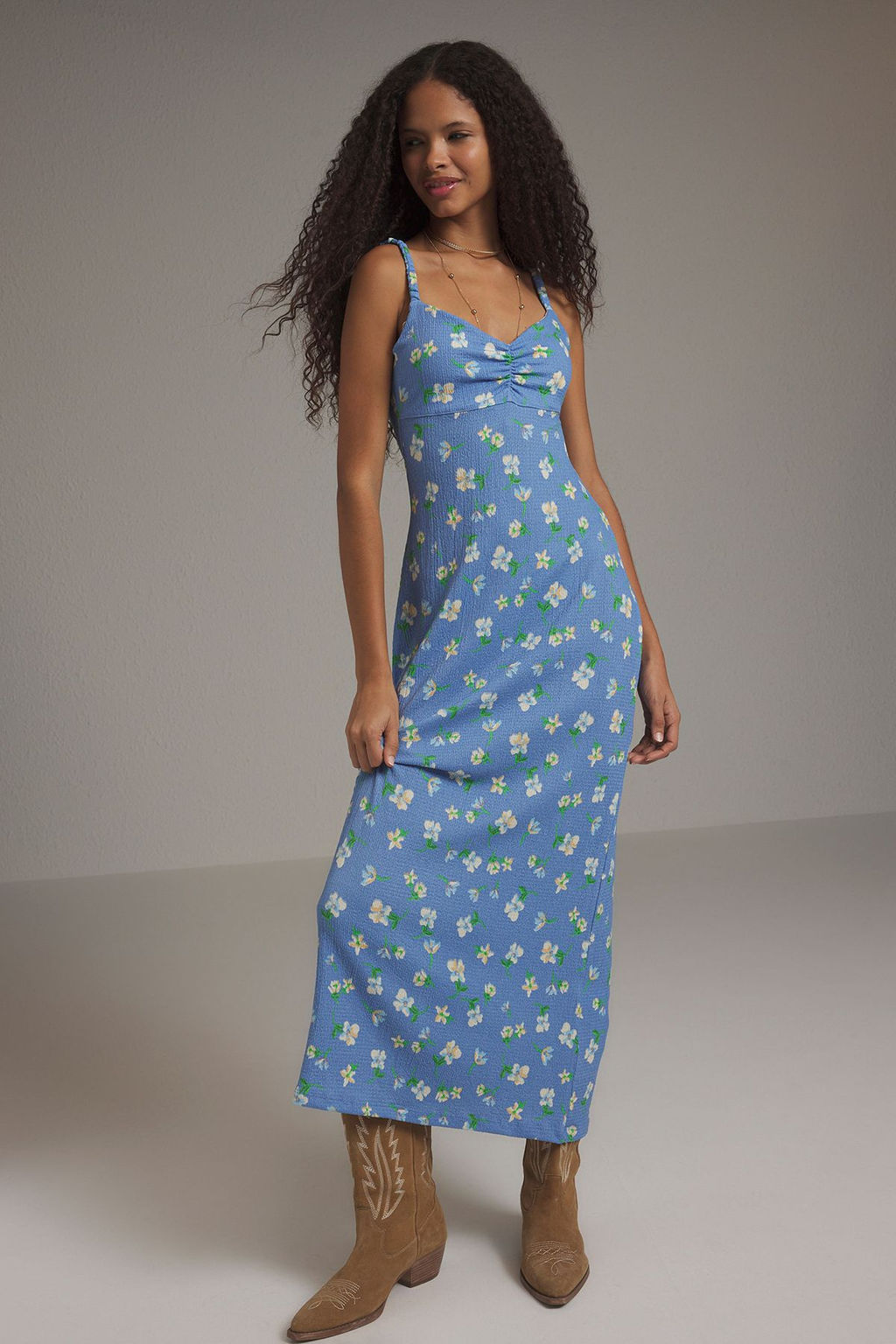 TRENDYOLMILLA Pembe Cicek Bask?l? Ask?l? V Yaka Buzgulu Vucuda Oturan Esnek Maxi Orme Elbise TWOSS25EL00474  фото 7