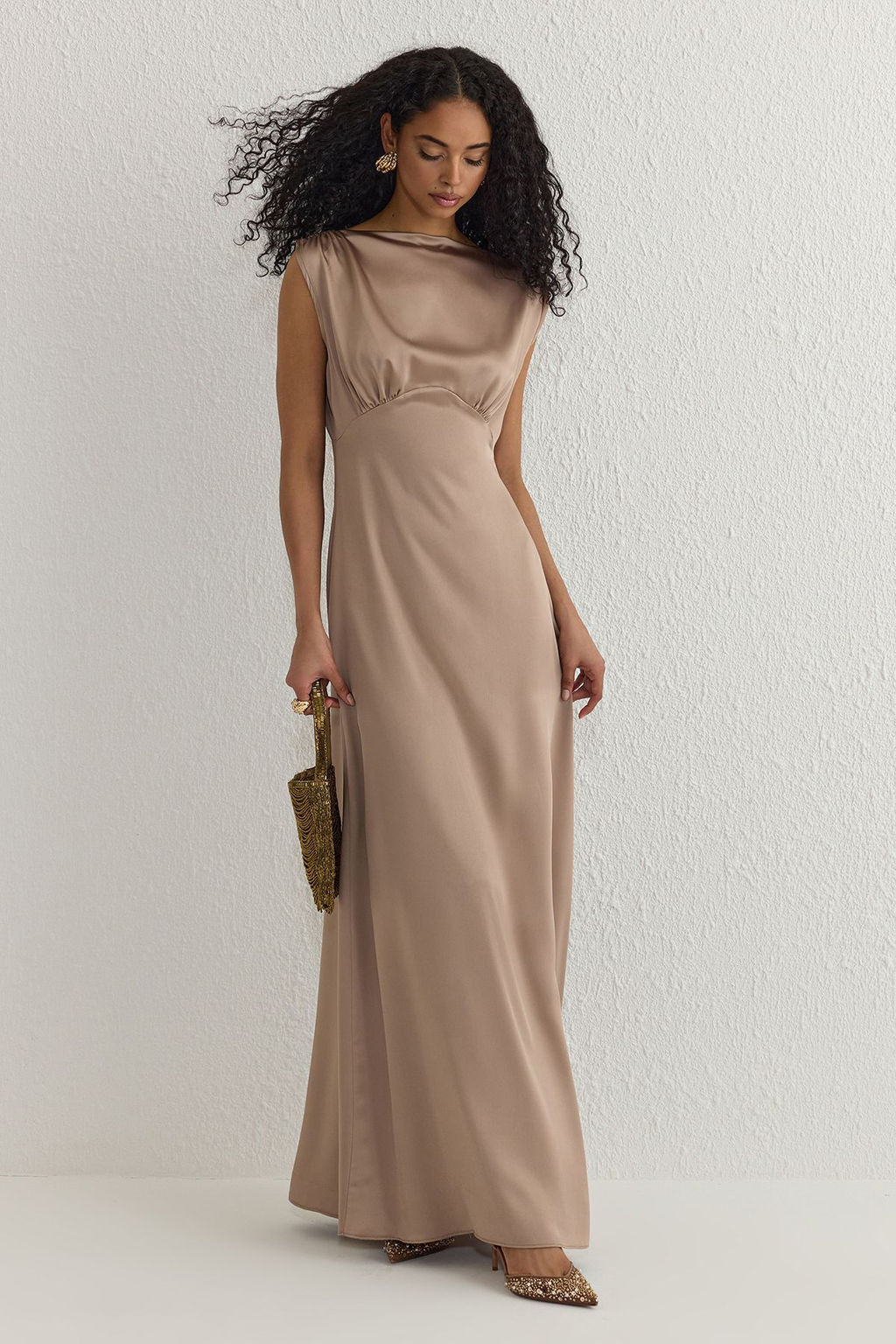 TRENDYOLMILLA Vizon Astarl? Saten Dokuma Uzun S?k Abiye & Mezuniyet Elbise TPRSS25AE00000