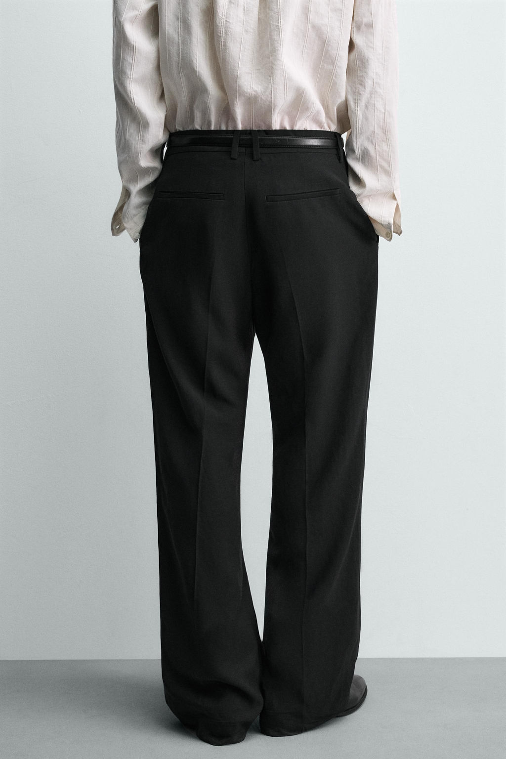 PANTAL?N TRAJE RELAXED FIT VISCOSA - LINO / Negro
