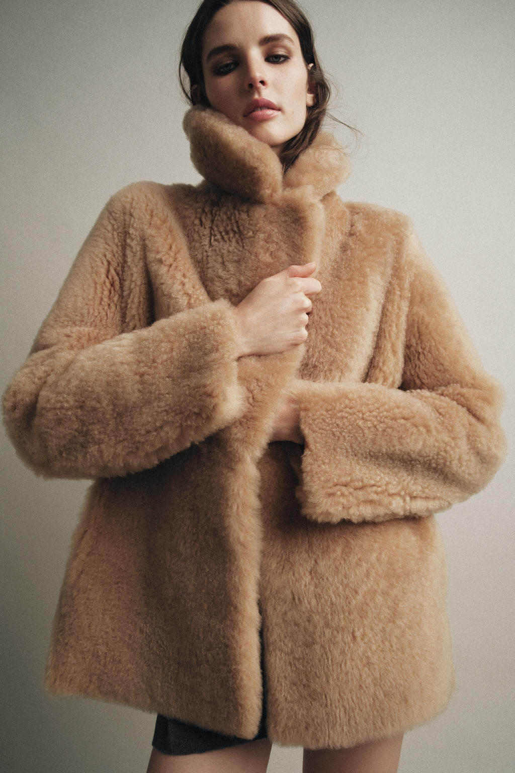 LEATHER COAT WITH SHEEPSKIN ZW COLLECTION - Zara фото 8