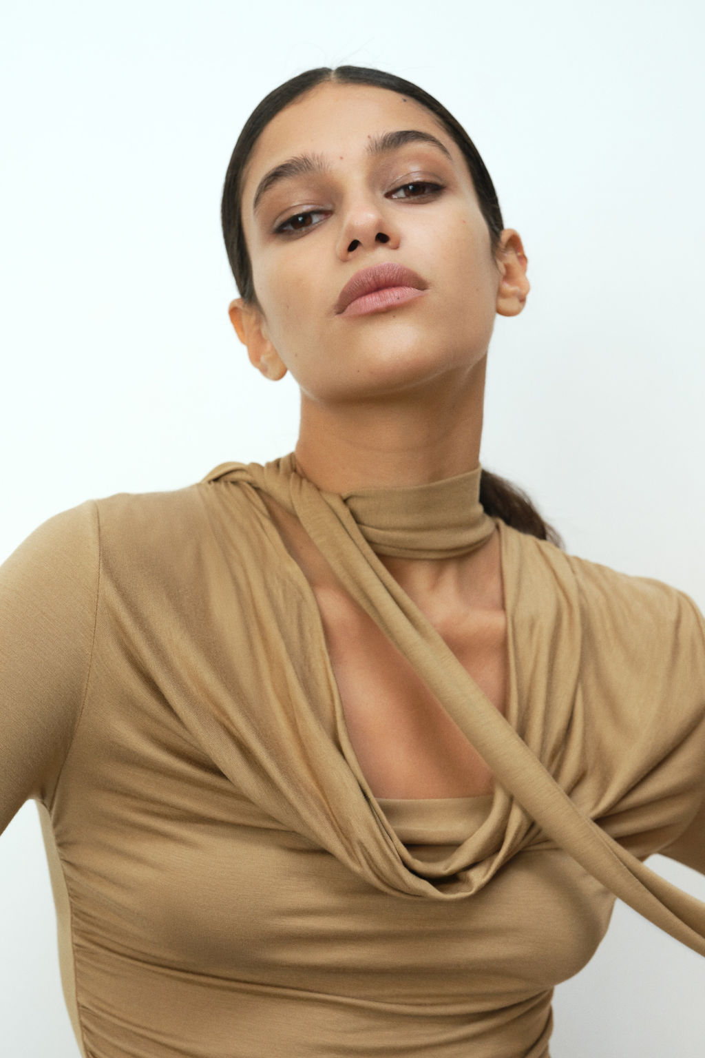 Top drapeado con detalle efecto fular - H&m фото 4