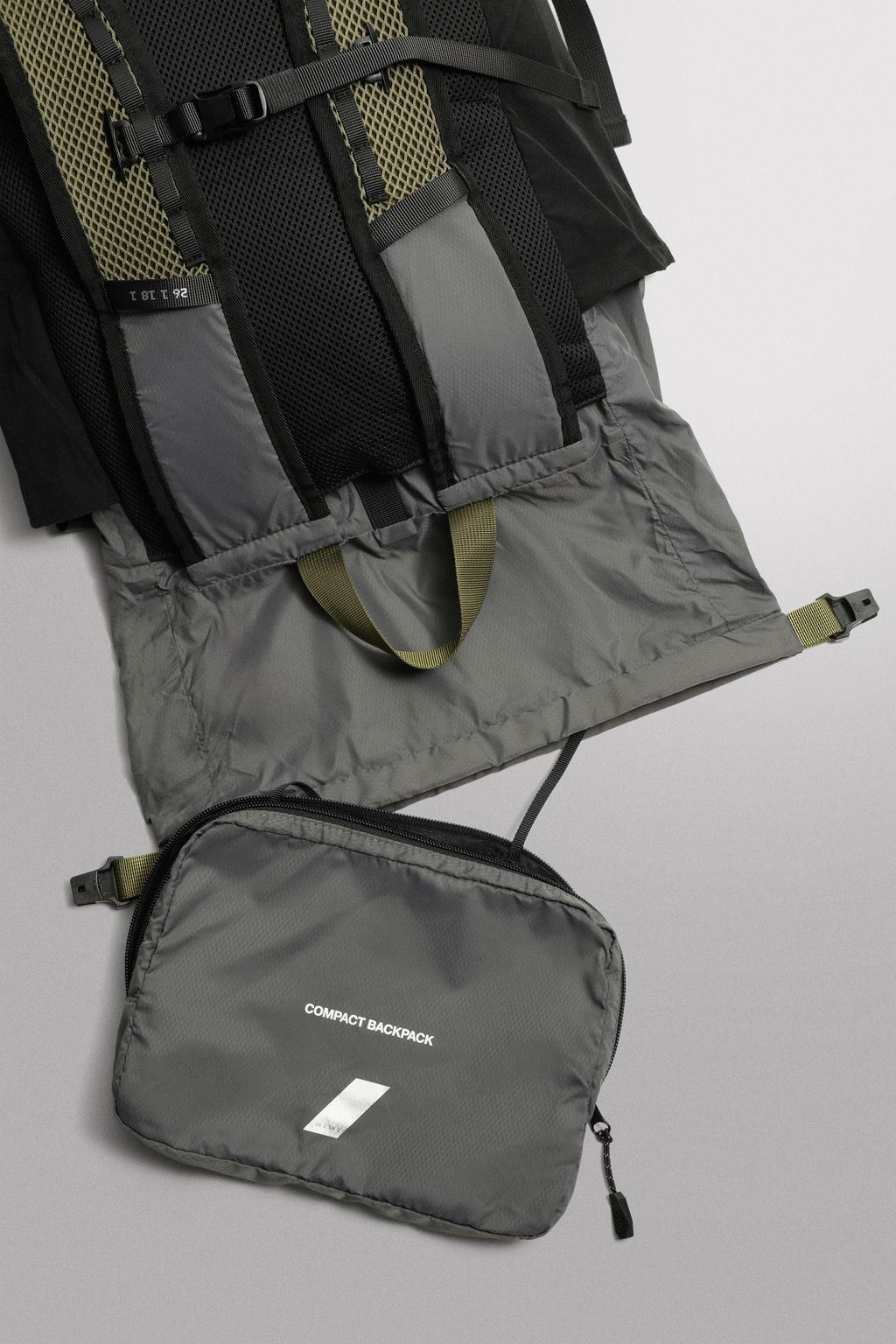 MOCHILA DEPORTIVA PLEGABLE 25L / Negro - Zara фото 4