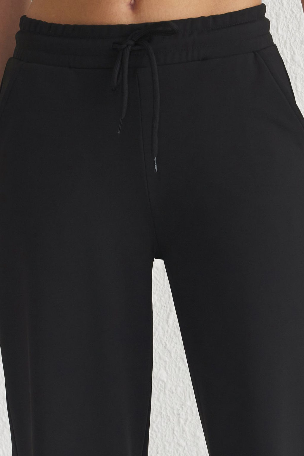 Siyah Ici Polarl? S?cak Tutan Dalg?c/Scuba Kumas Spor Orme Esofman Alt? THMSS25EA00000 - Trendyolmilla фото 4