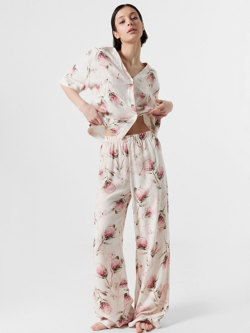 Комплект домашний женский кремовый с цветочным принтом - Mark formelle фото 3