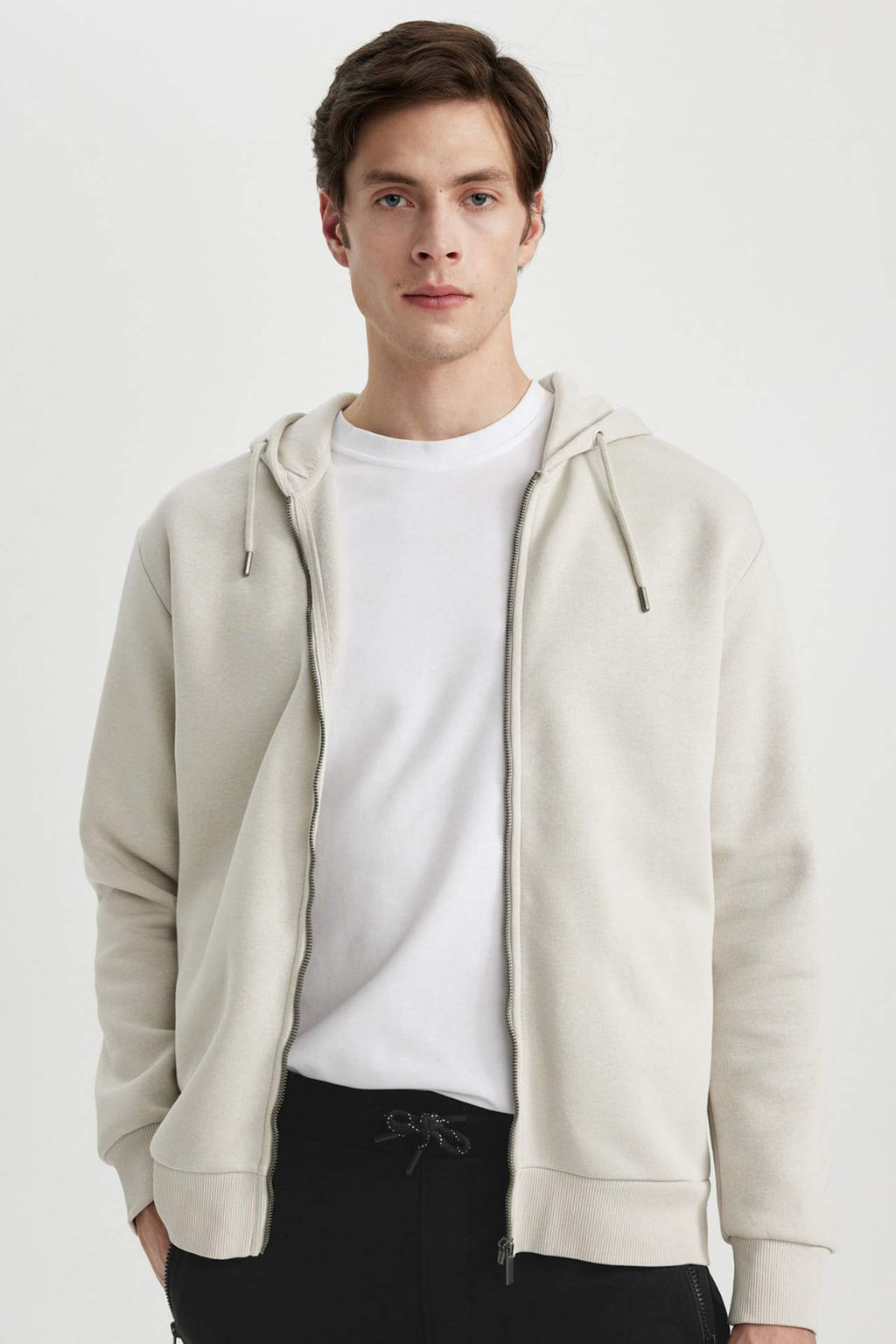 New Regular Fit Kapusonlu Basic Duz Fermuarl? Ssyah Sweatshirt - Defacto фото 2