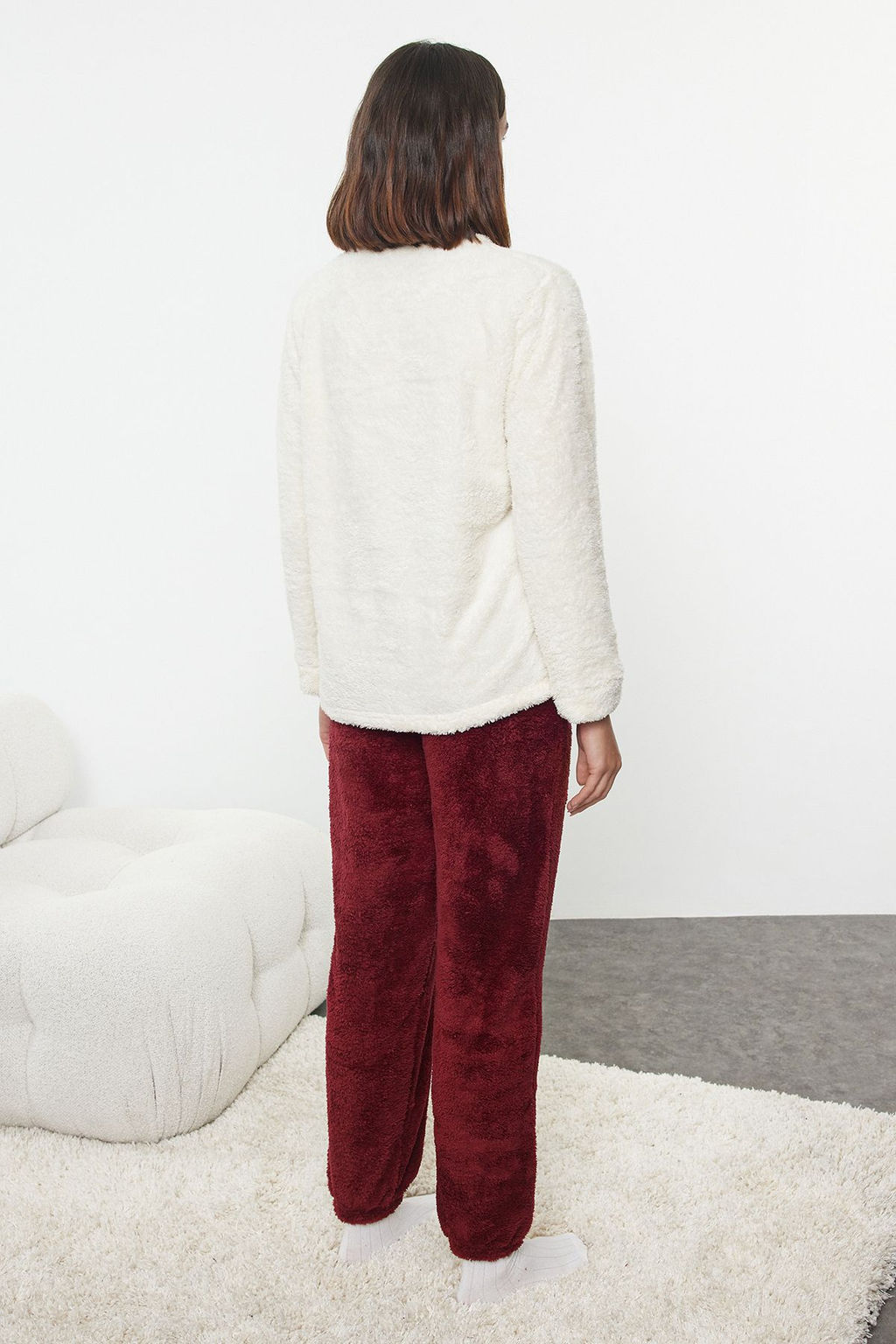 Trendyolmilla Ekru-Bordo Kalpli Wellsoft K?sl?k Orme Pijama Tak?m? THMAW25PT00087