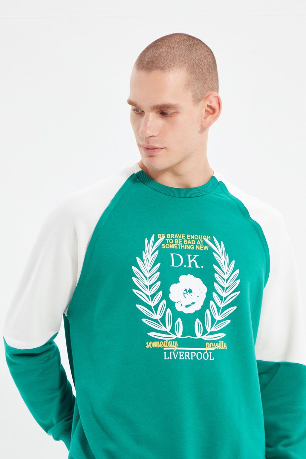 Zumrut Yesili Oversize/Genis Kesim Kol Panelli Bask?l? Sweatshirt TMNAW22SW1214 - Trendyolmilla фото 2