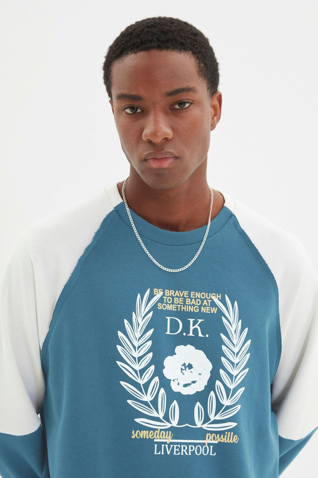 Indigo Oversize/Genis Kesim Reglan Kol Renk Bloklu Bask?l? Pamuk Sweatshirt TMNAW22SW1214