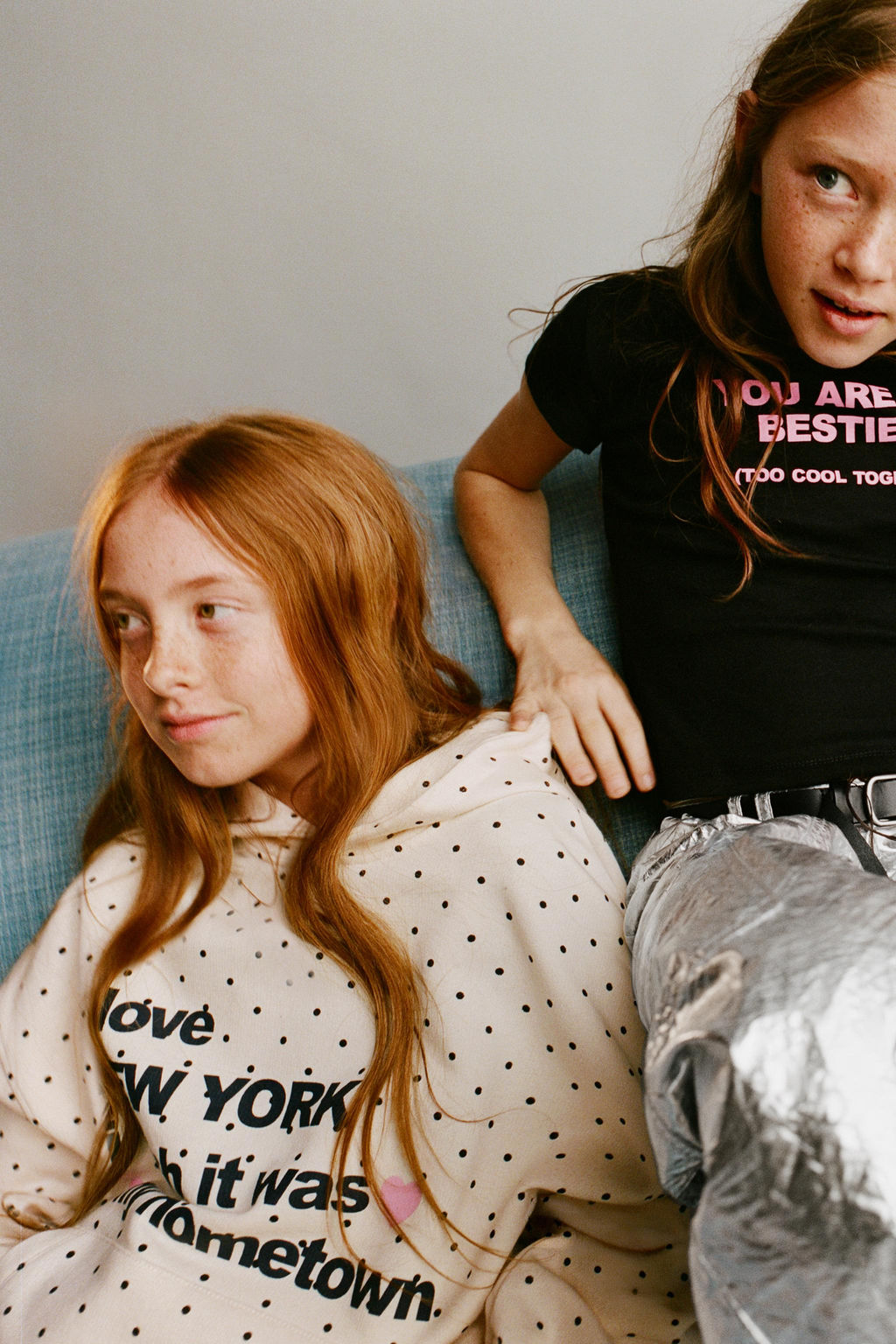 SUDADERA CAPUCHA TOPOS Y TEXTO / Crudo - Zara фото 5