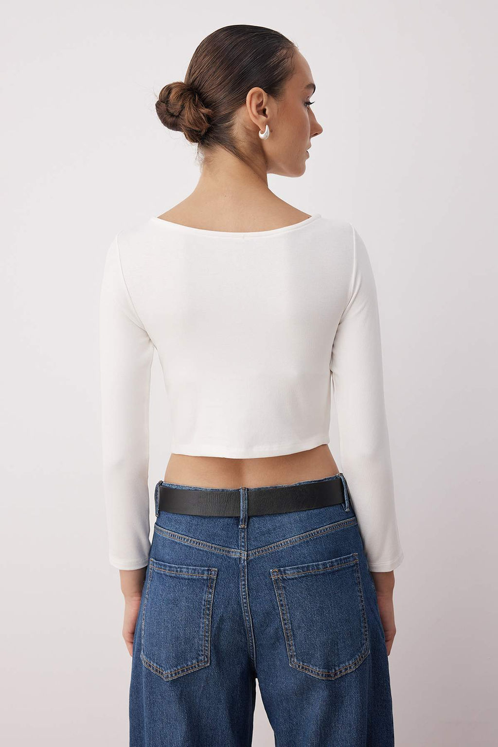 Trendyolmilla Siyah-Beyaz-Antrasit 3lu Paket Crop Fitted/Vucuda Oturan Orme Bluz TWOAW25BZ00300