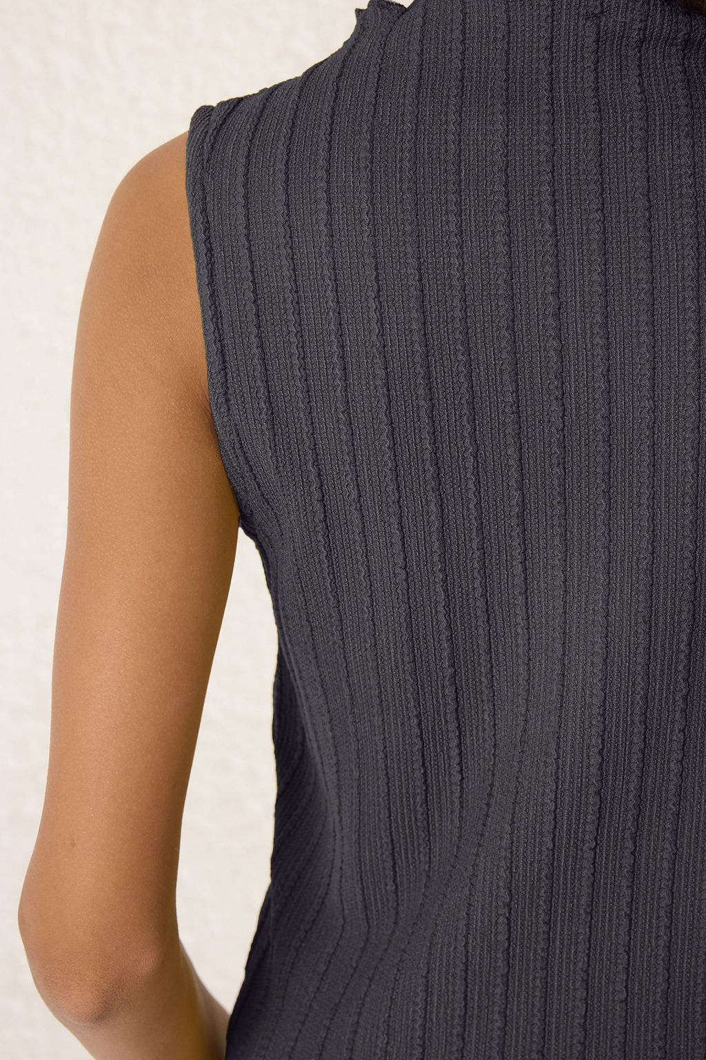 Trendyolmilla Antrasit Dokulu S?f?r Kol Regular/Normal Kesim Orme Bluz TWOSS25BZ00533  фото 3