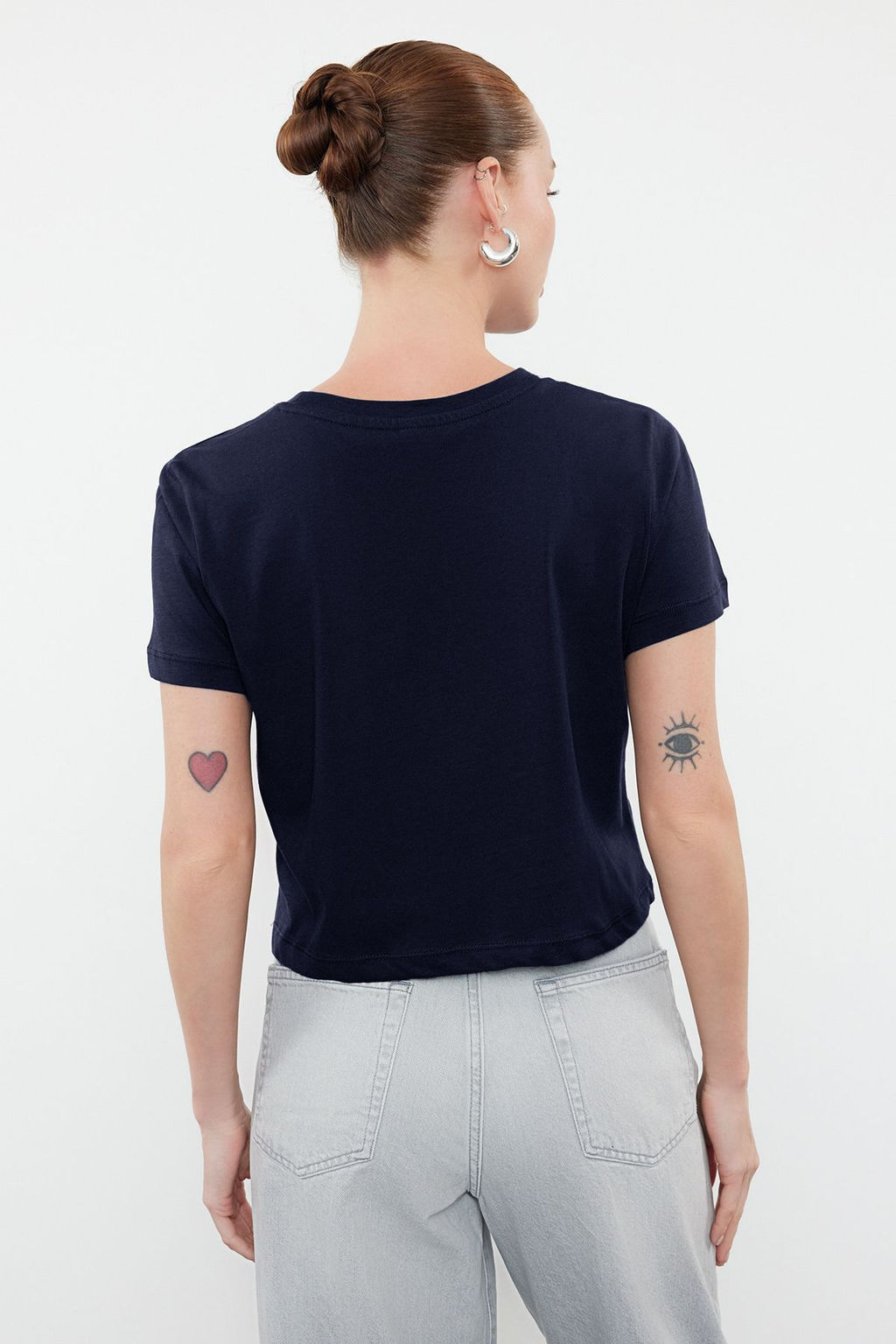 TRENDYOLMILLA Siyah %100 Pamuk Slogan Bask?l? Crop Bisiklet Yaka Orme T-Shirt TWOSS23TS00125  фото 17