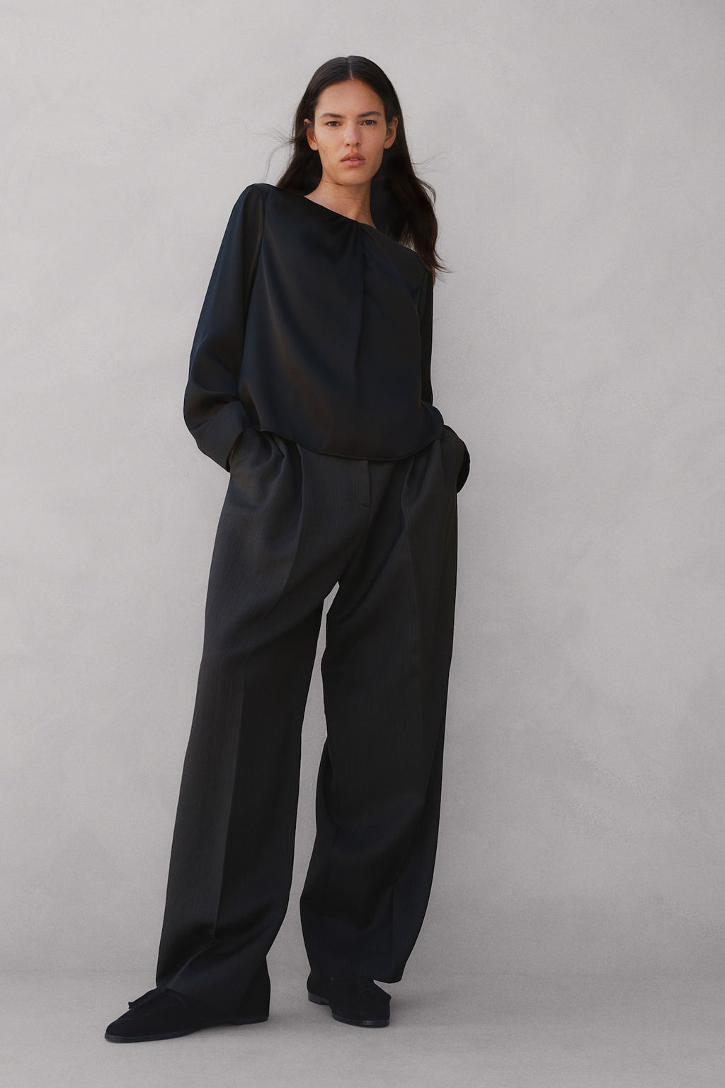 Blusa de saten con detalle plisado - H&m фото 3