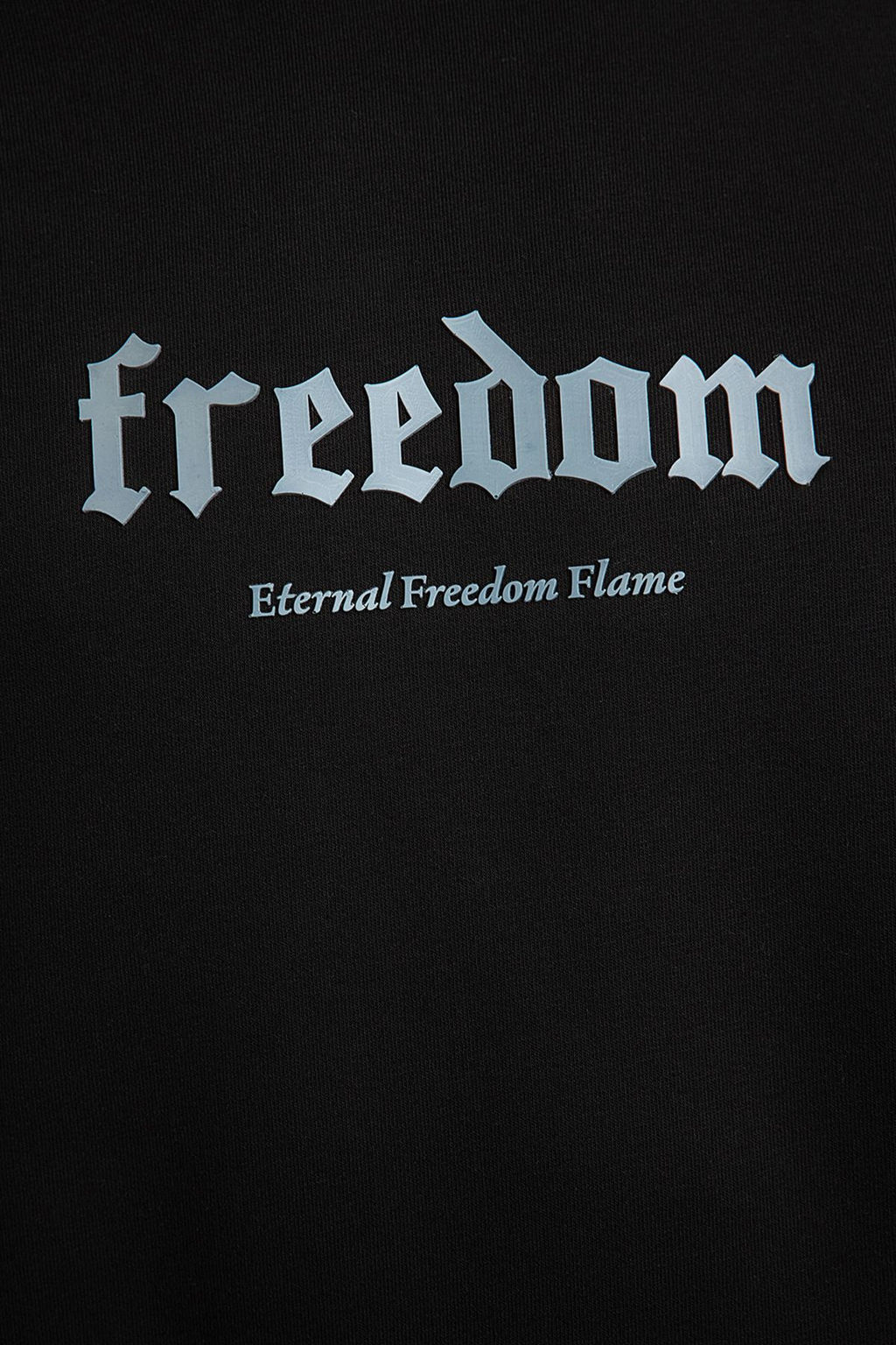 Siyah Regular/Normal Kesim Kabar?k Yaz? Bask?l? Kapusonlu Sweatshirt TMNAW25SW00105