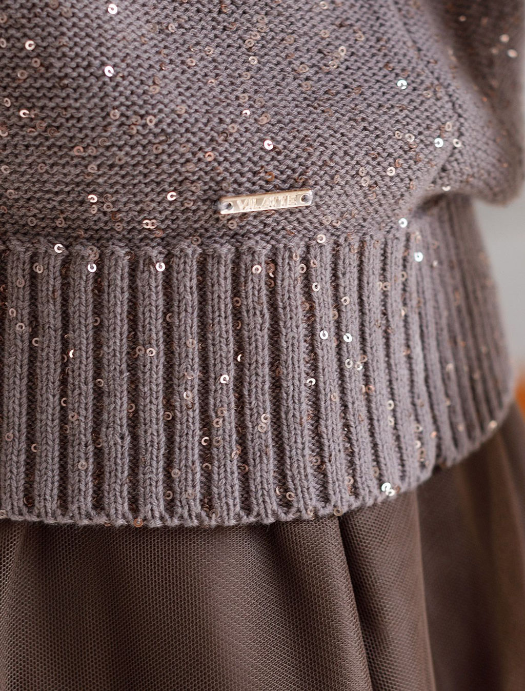 Джемпер с V вырезом и коротким рукавом из хлопковой пряжи с пайетками - Vilatte фото 6