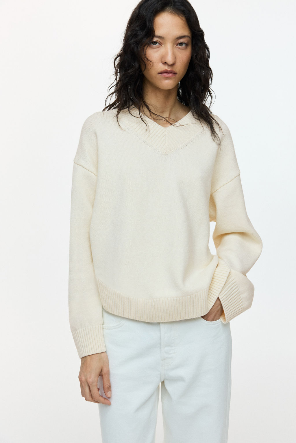 Jersey con escote en V - H&m фото 5