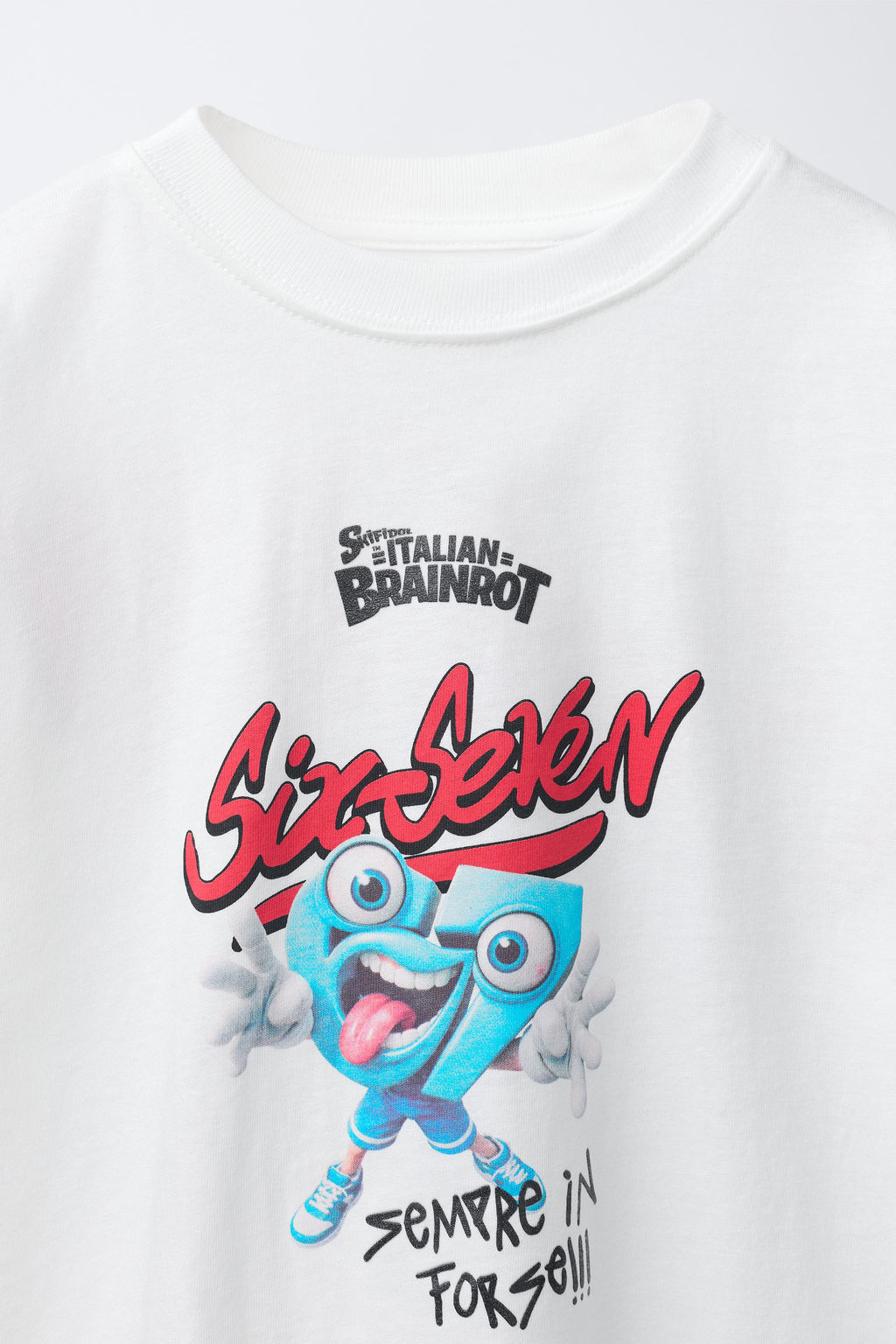 CAMISETA ESTAMPADA SIX SEVEN SKIFIDOL ITALIAN BRAINROT / Blanco